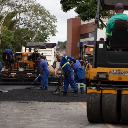 VR: obras de asfaltamento alteram trânsito noturno na Beira-Rio